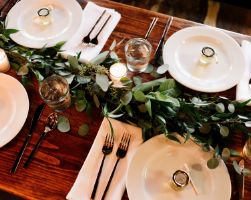 Service: Flatware & Dinnerware 